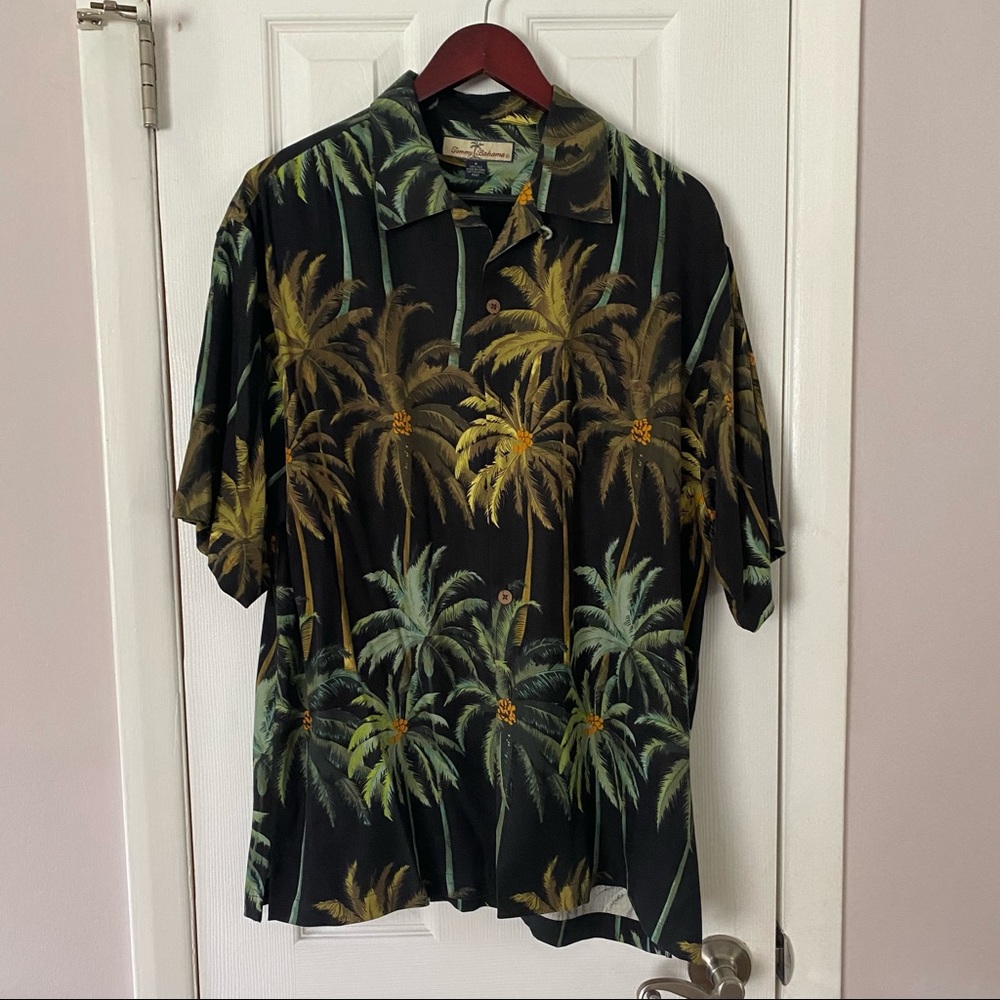 Tommy Bahama Hawaiian Shirt - M